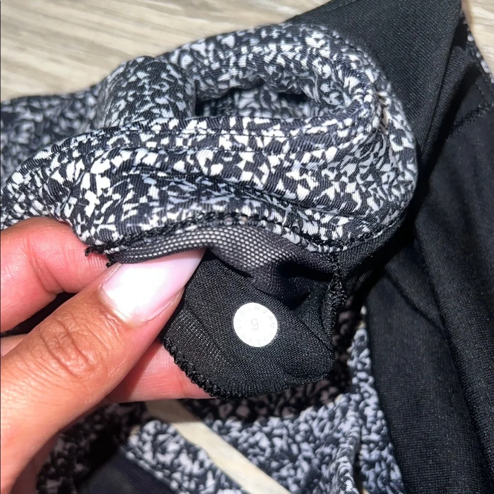 Lululemon pavement pusher sports bra - Picture 3 of 4